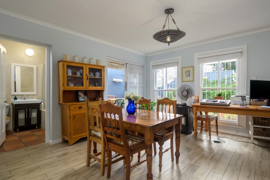 2 Bedroom Property for Sale in Claremont Western Cape